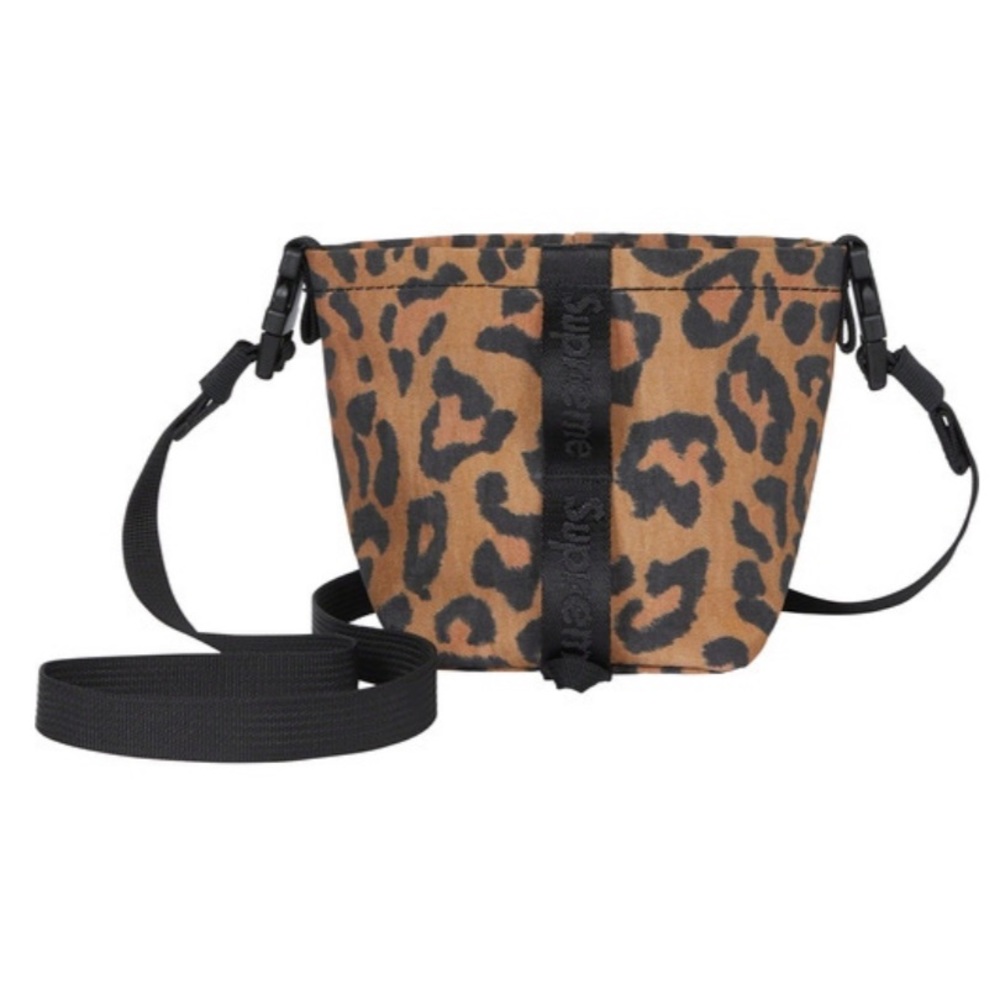 SUPREME neck pouch